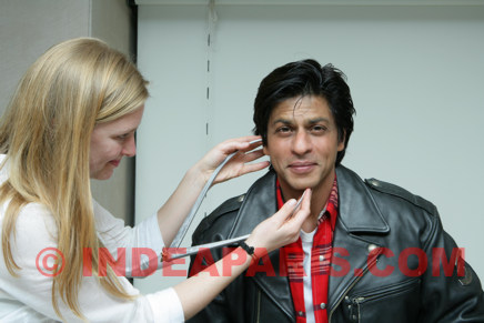 srk_tussauds_3